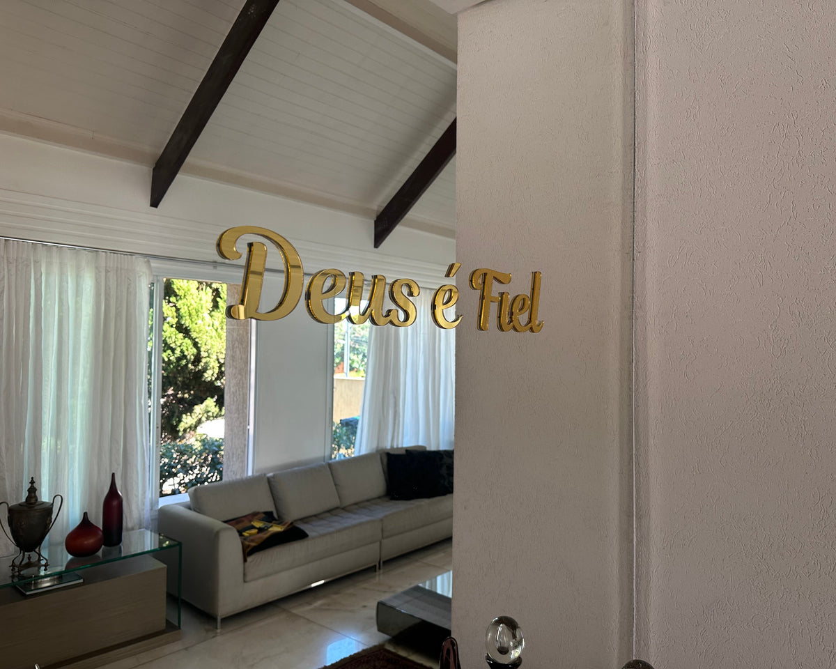 Deus é Fiel